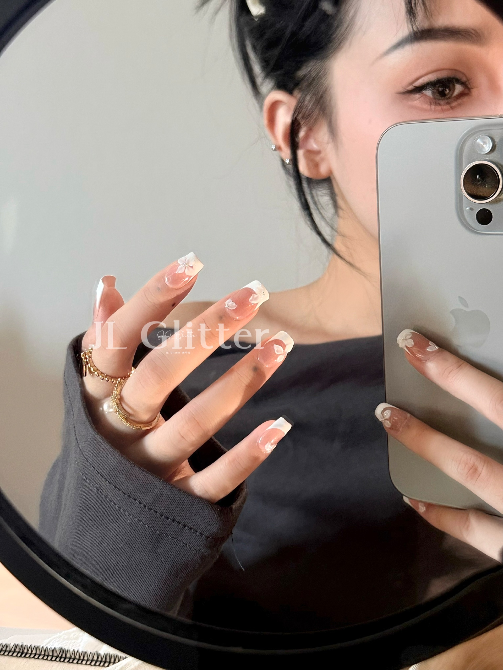 JL Glitter's new pure handcrafted wearable nail, featuring French carved nail art, is a light luxury and high-end whitening wearable nail detail image 5