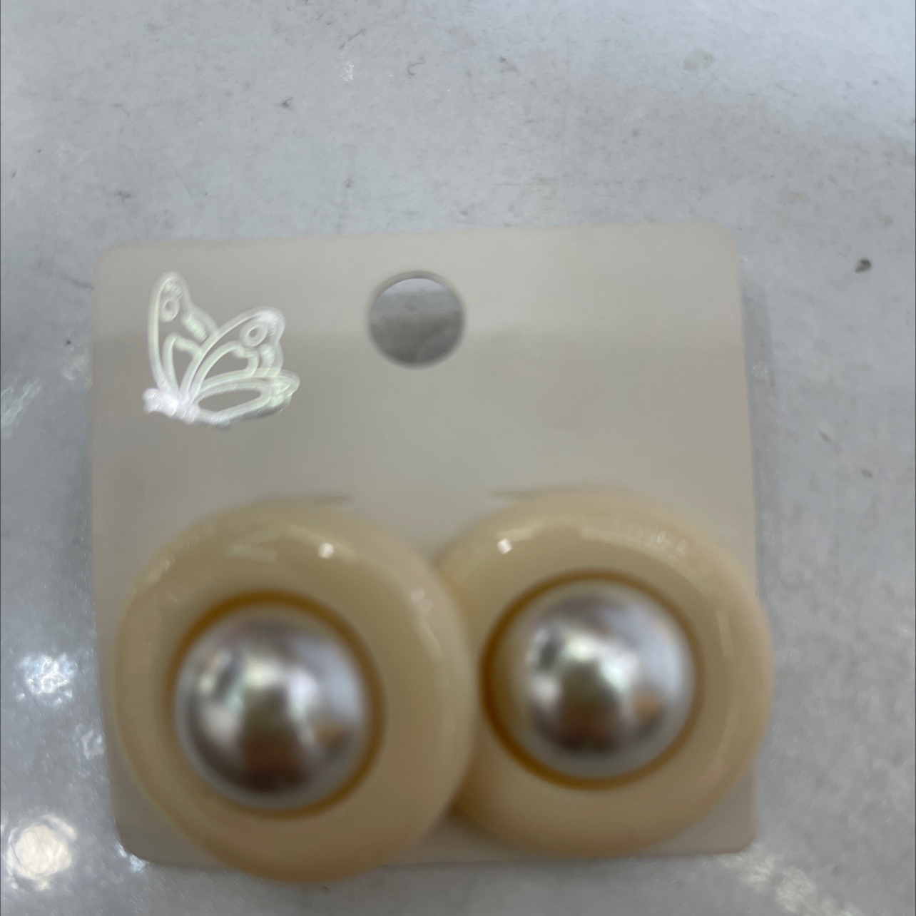 树脂耳钉、珍珠耳钉、时尚潮流休闲、欧美新款耳饰产品图