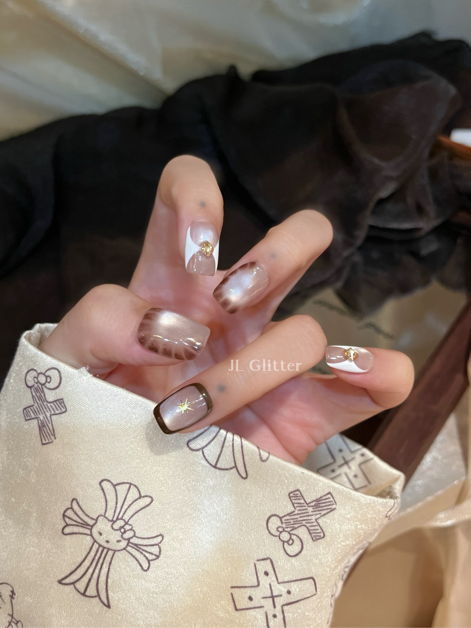 JL Glitter high-end handcrafted wearable armor, with a dazzling and elegant nail art gradient, is an exquisite autumn and winter collection