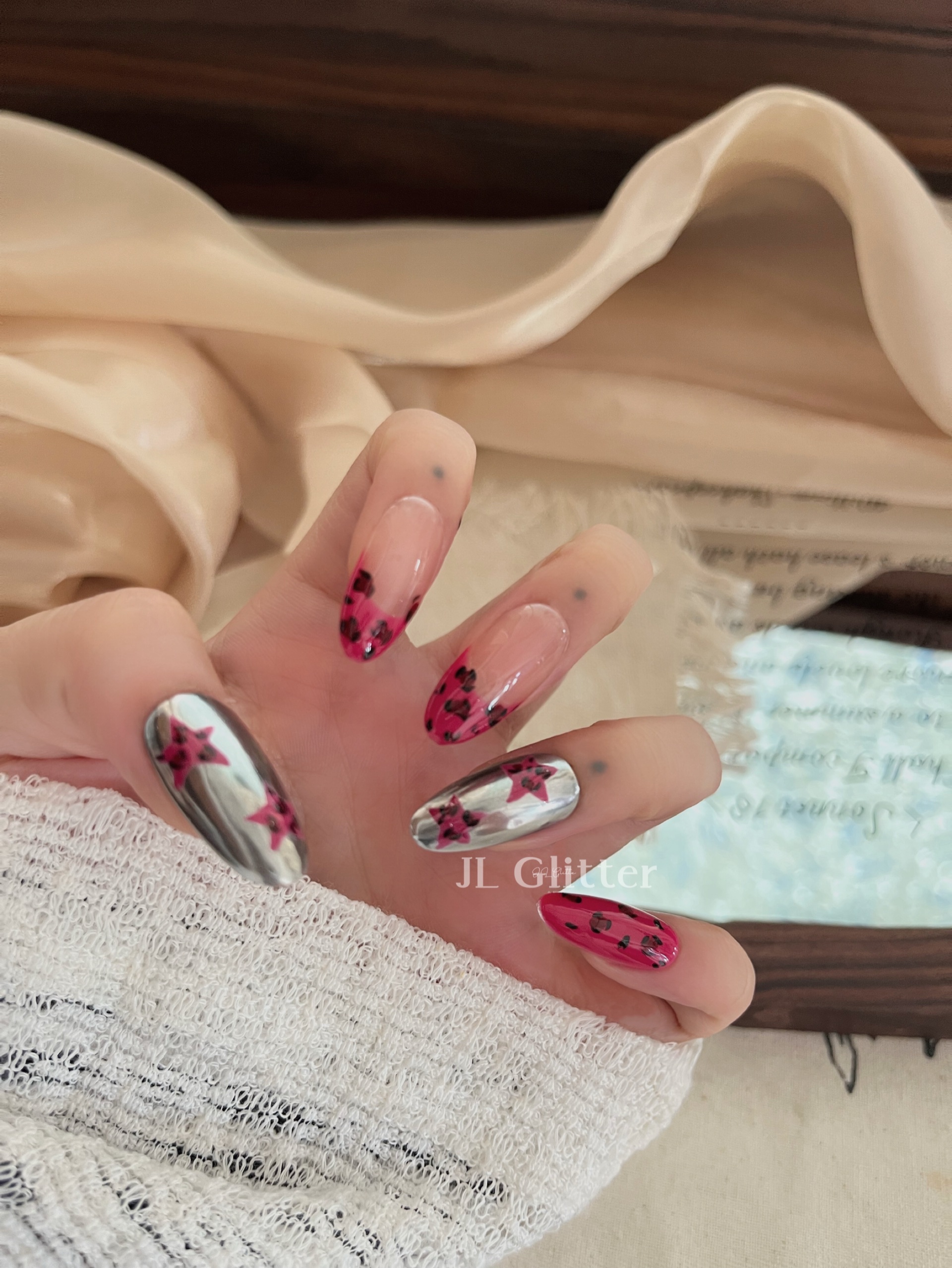 JL Glitter high-end pure handcrafted wearing methyldopamine pink leopard print nail art Star whitening wearing nail detail image 4