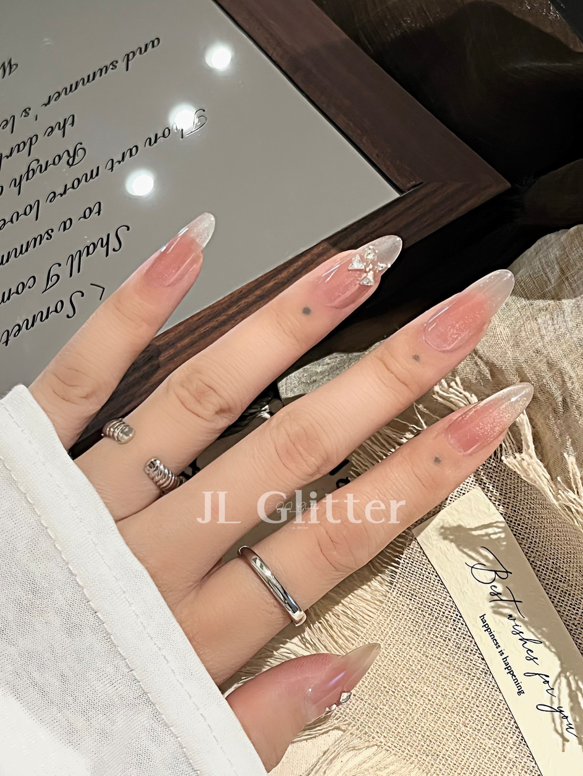 JL Glitter Pure Desire Style handmade Wearable Nail Polish Sweet Girl nude nail polish gentle and versatile cat-eye wearable nail polish details Picture