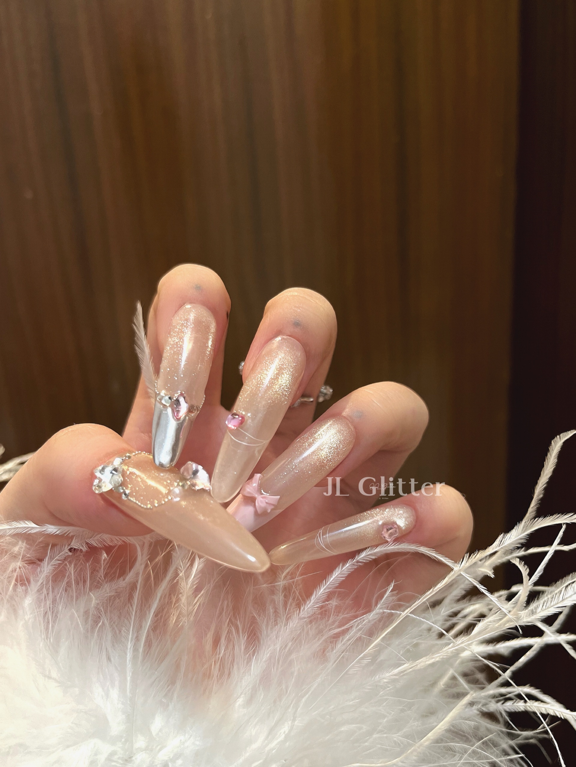JL Glitter Gentle style pure handcrafted wearable nail design High-end nail art pink elegant cat-eye wearable nail detail image 5