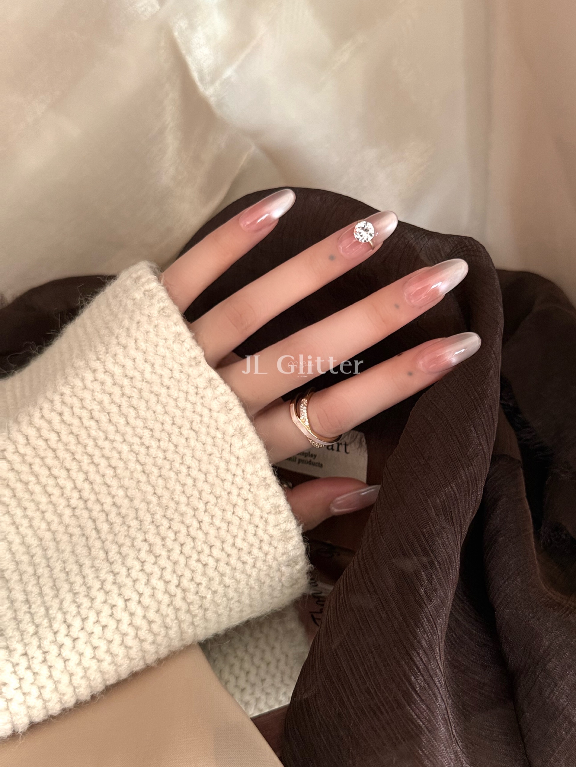 JL Glitter delicado puro handwearing uñas temperamento explosivo brillo ojo de gato manicura suave avanzada gran diamante wearing uñas details Picture