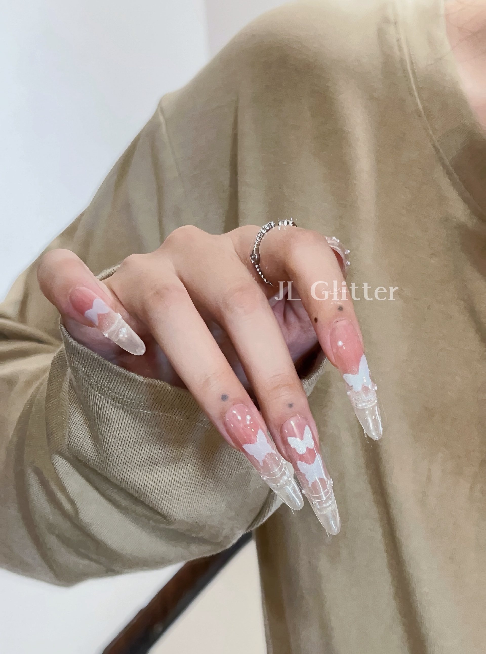 JL Glitter Ethereal handcrafted Wearable Nail, Butterfly ins Whitening nail art, versatile and sweet wearable nail detail image 4