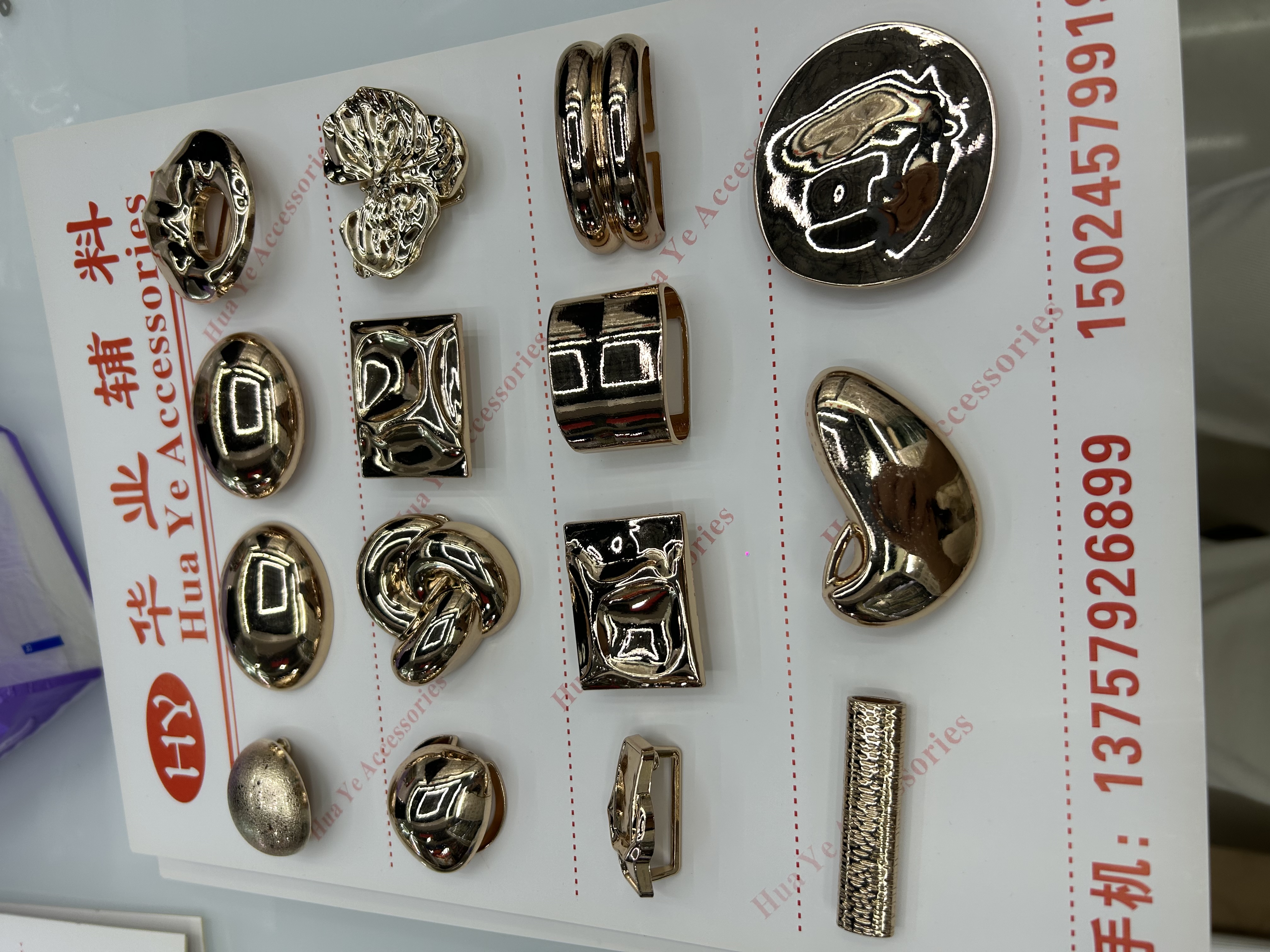 欧美流行腰扣丝巾扣细节图