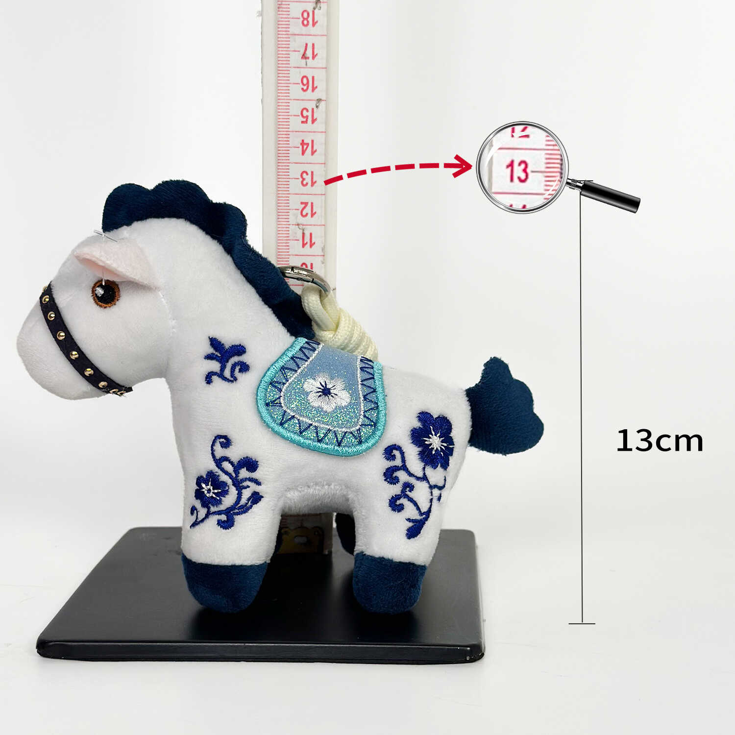 Cute plush toy pendant dolls, plush toy pendant dolls, decorative gifts Application Scenario