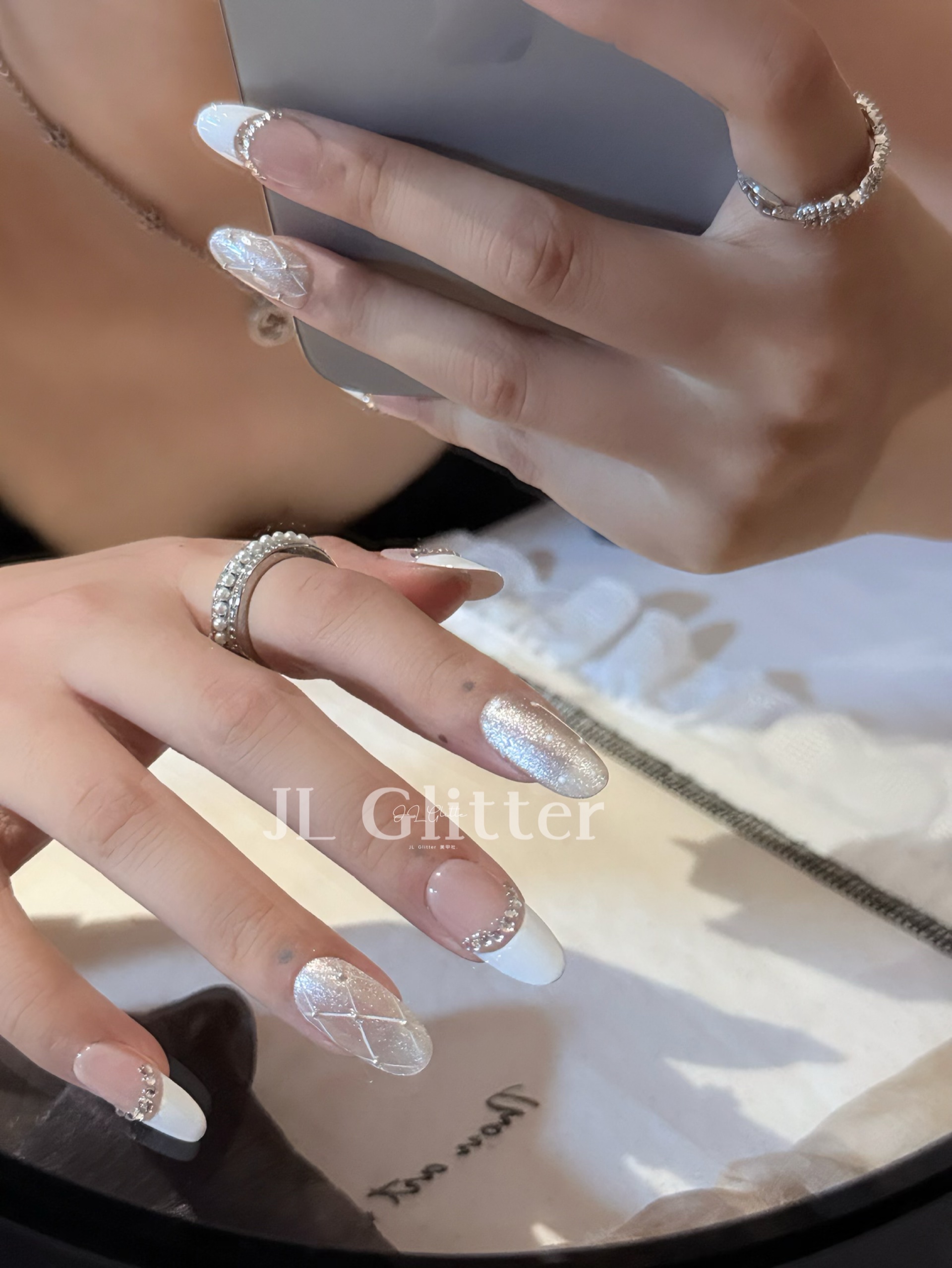 JL Glitter's new handcrafted wearable nail polish features a French light luxury style and is simple yet sophisticated detail image 3