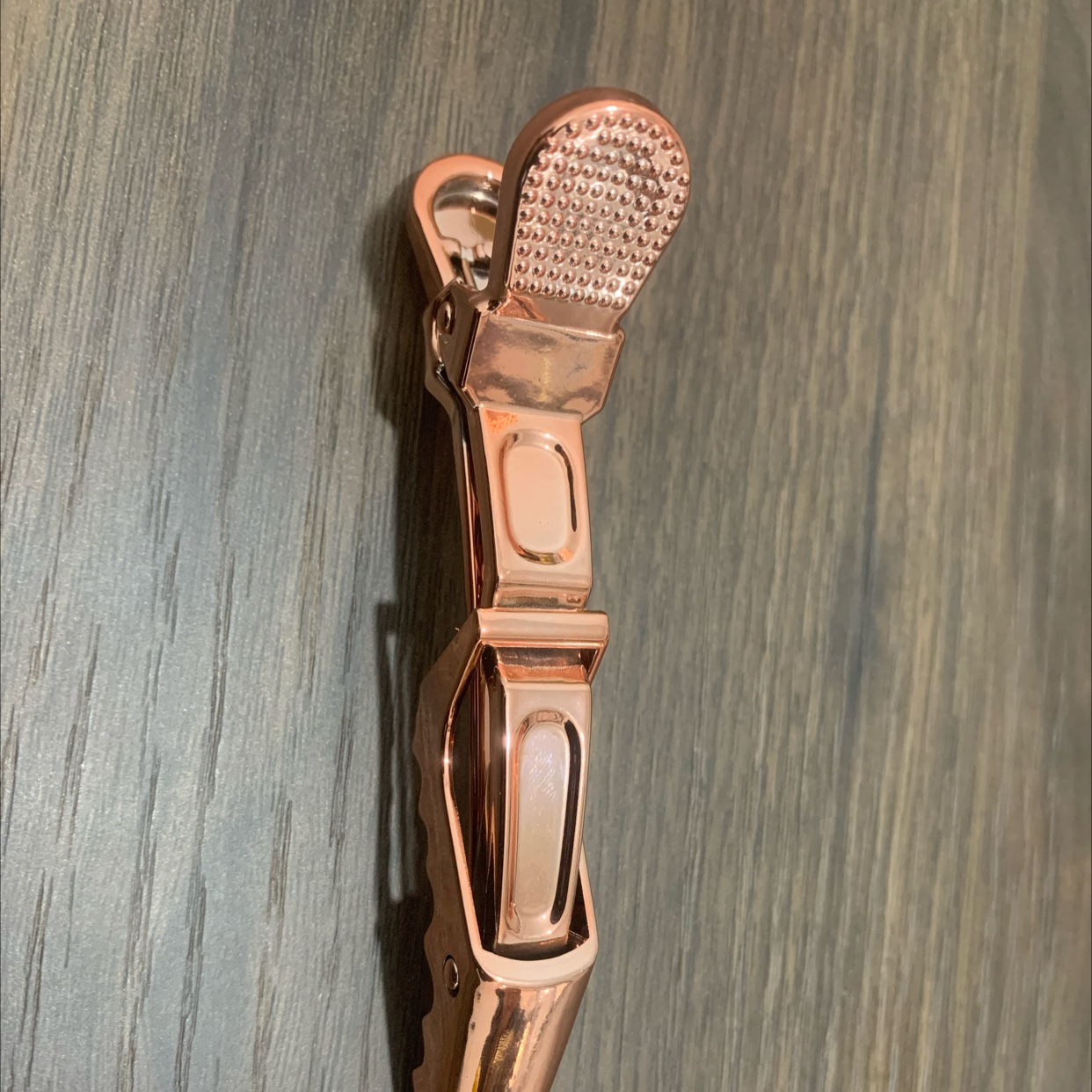 Children and adults beauty and hair care uv fish mouth clip details Picture