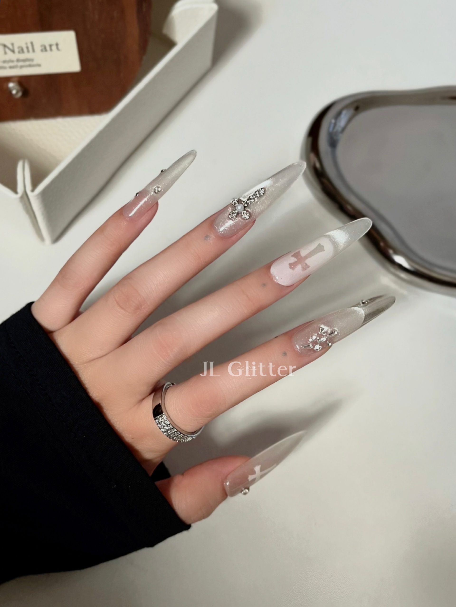JL Glitter Light Luxury pure handcrafted wearable armor: Nude cat's eye nail art, Kroshin Sparkling small diamond wearable armor Specification image