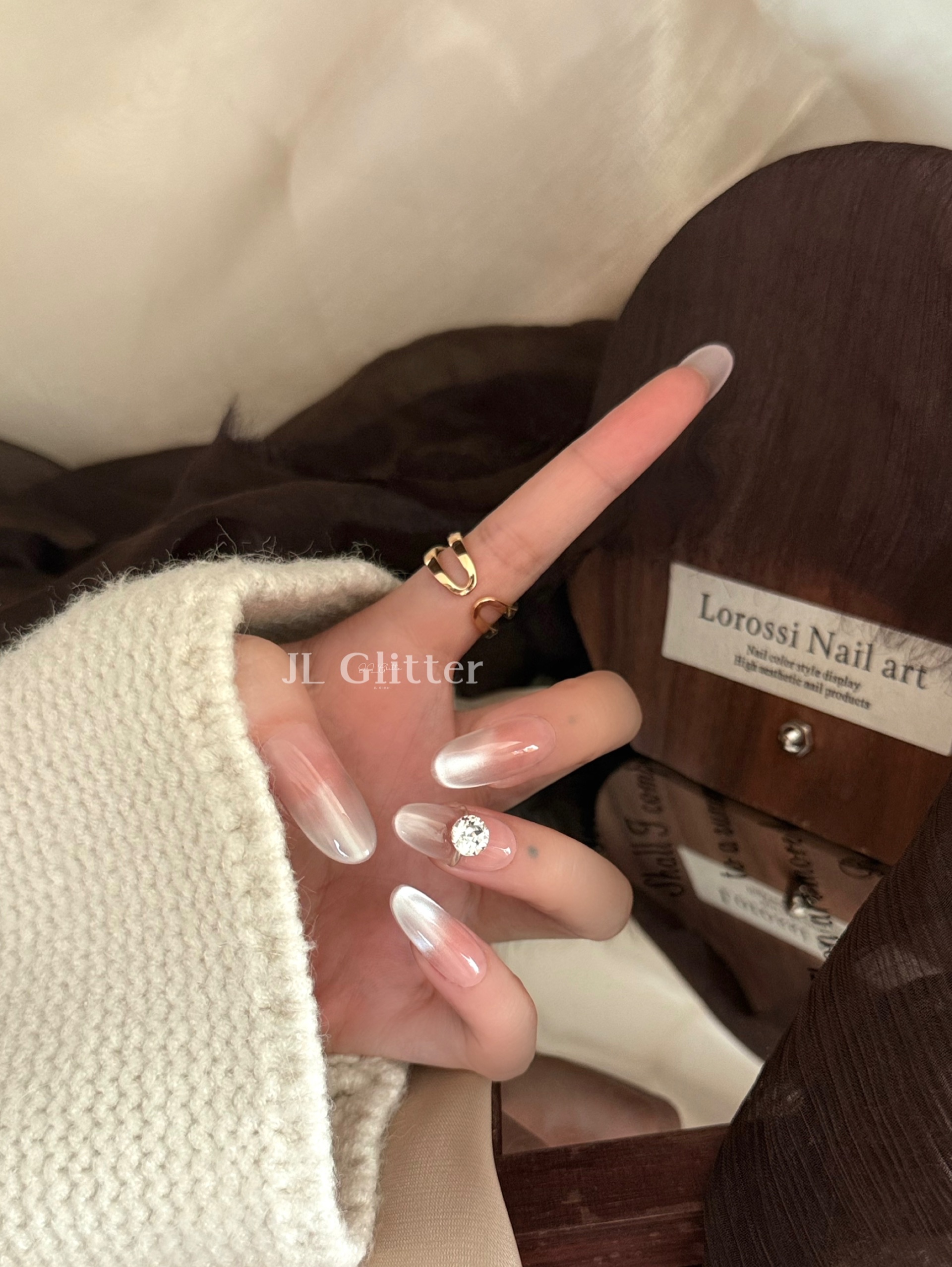 JL Glitter delicado puro handwearing uñas temperamento explosivo brillo ojo de gato manicura suave avanzada gran diamante wearing uñas detail image 4