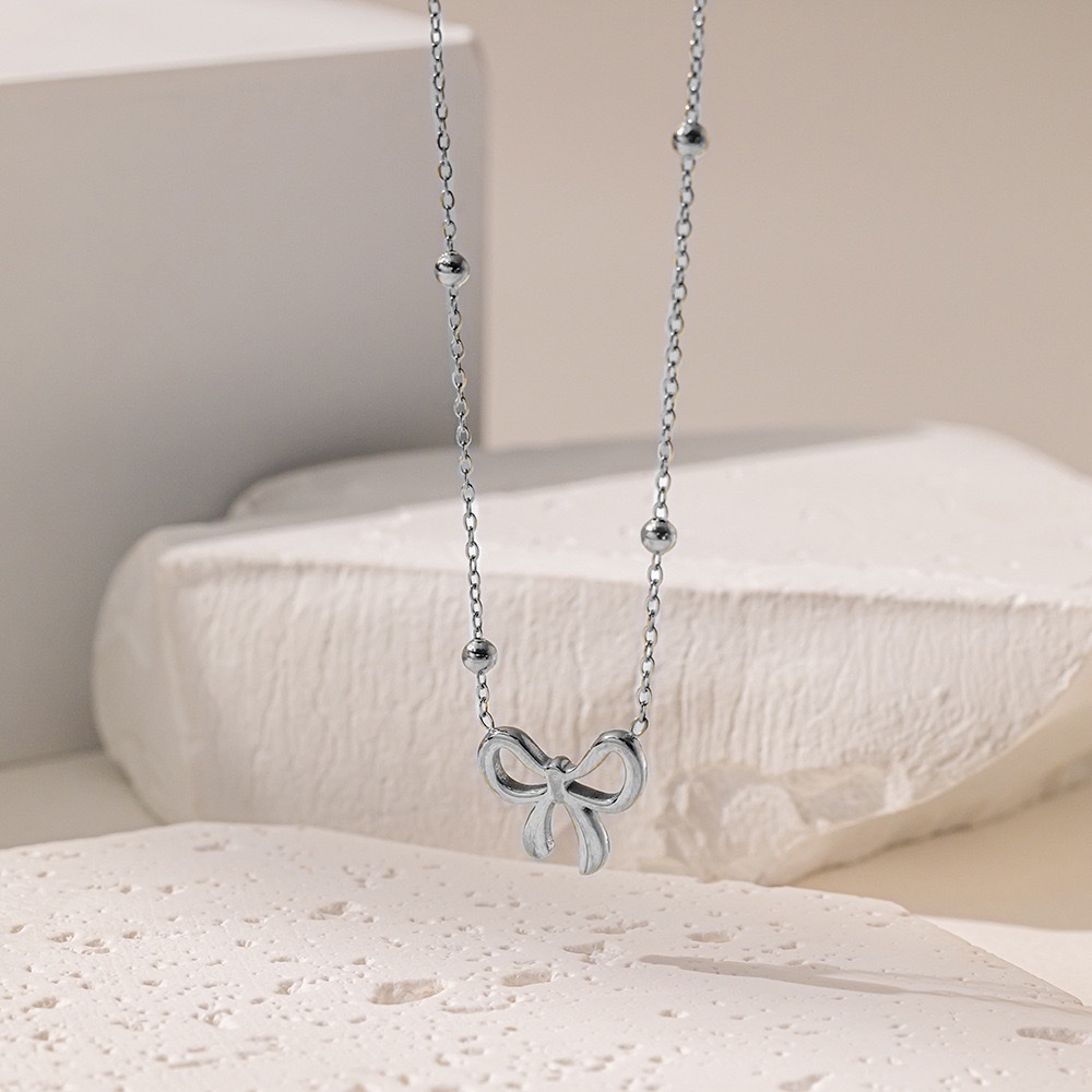 Fashionable and simple metal necklace, trendy and versatile for women, personalized student couple accessories, gift decorations