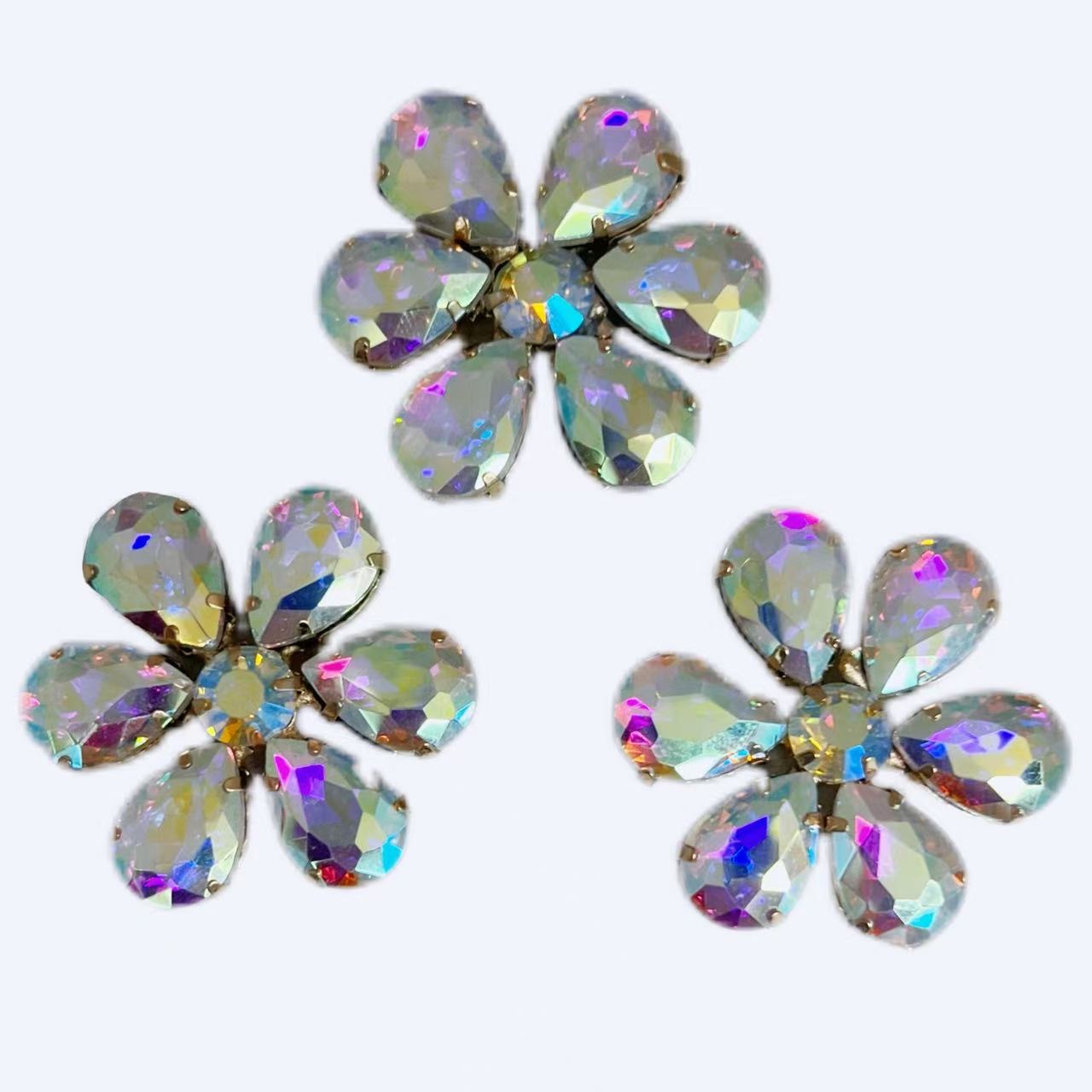 DIY fashionable flower-shaped buttons, handcrafted glass, exquisite and fashionable clothing accessories, decorative buttons, flower petals, hair clips, accessories, hair ornaments Item Picture