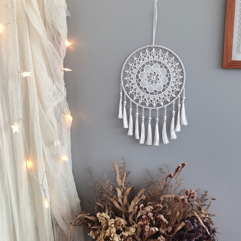 Dreamcatcher pendant, feather hanging, home wall decoration, creative birthday gift, handcrafted Bohemian-style dreamcatcher details Picture