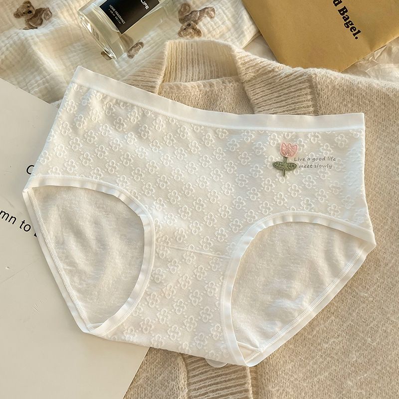 Seamless underwear for women, pure cotton small flower, girlish skin, pure cotton crotch, Japanese-style student, seamless and breathable, summer triangular waistband detail image 13