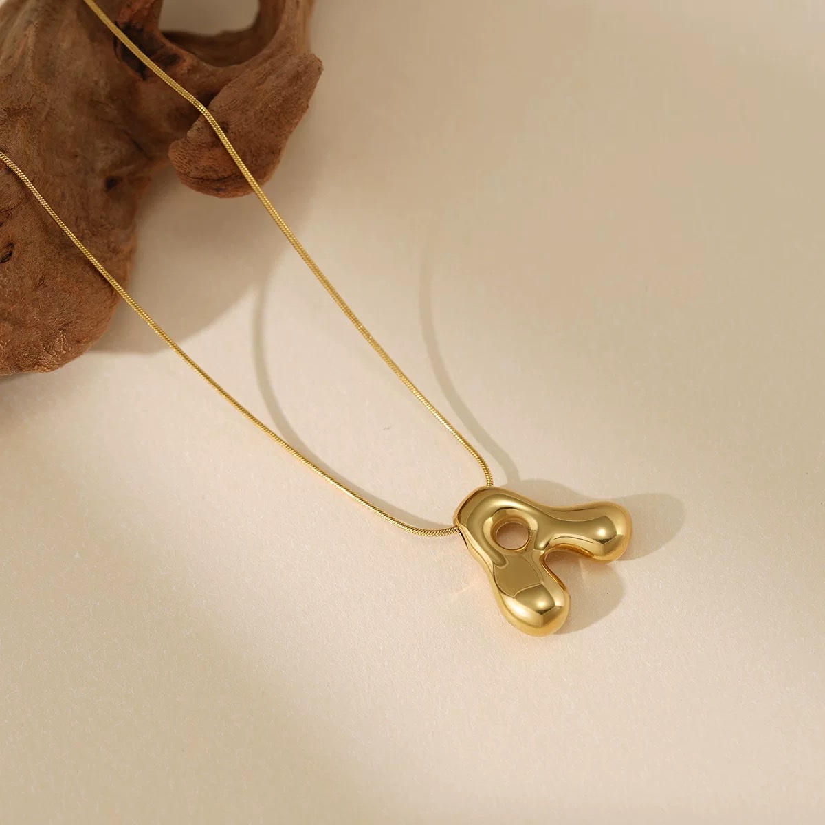 Fashionable and simple metal necklace, a versatile, trendy and personalized accessory for women. A long necklace for couples as a gift Specification image