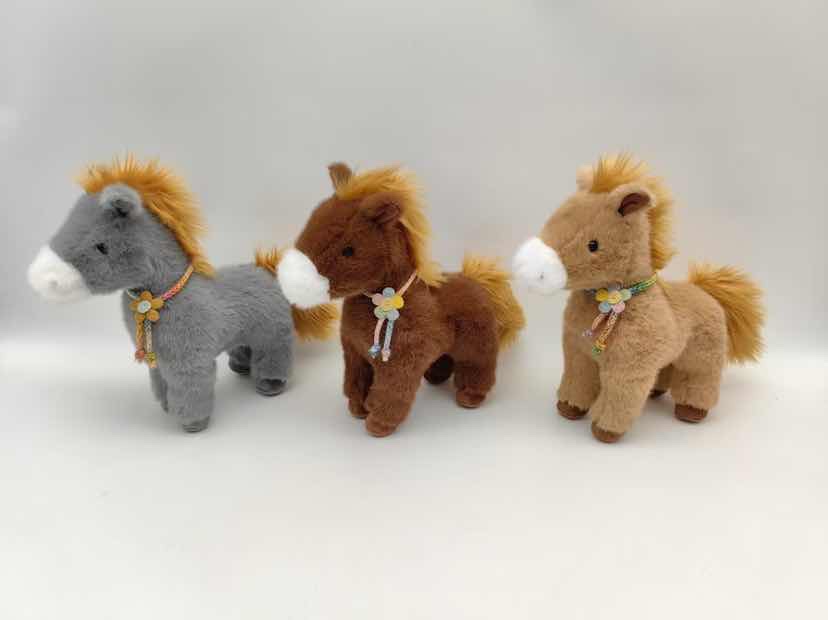 毛绒玩具可爱小马创意潮流玩偶柔软抱枕适合儿童礼物