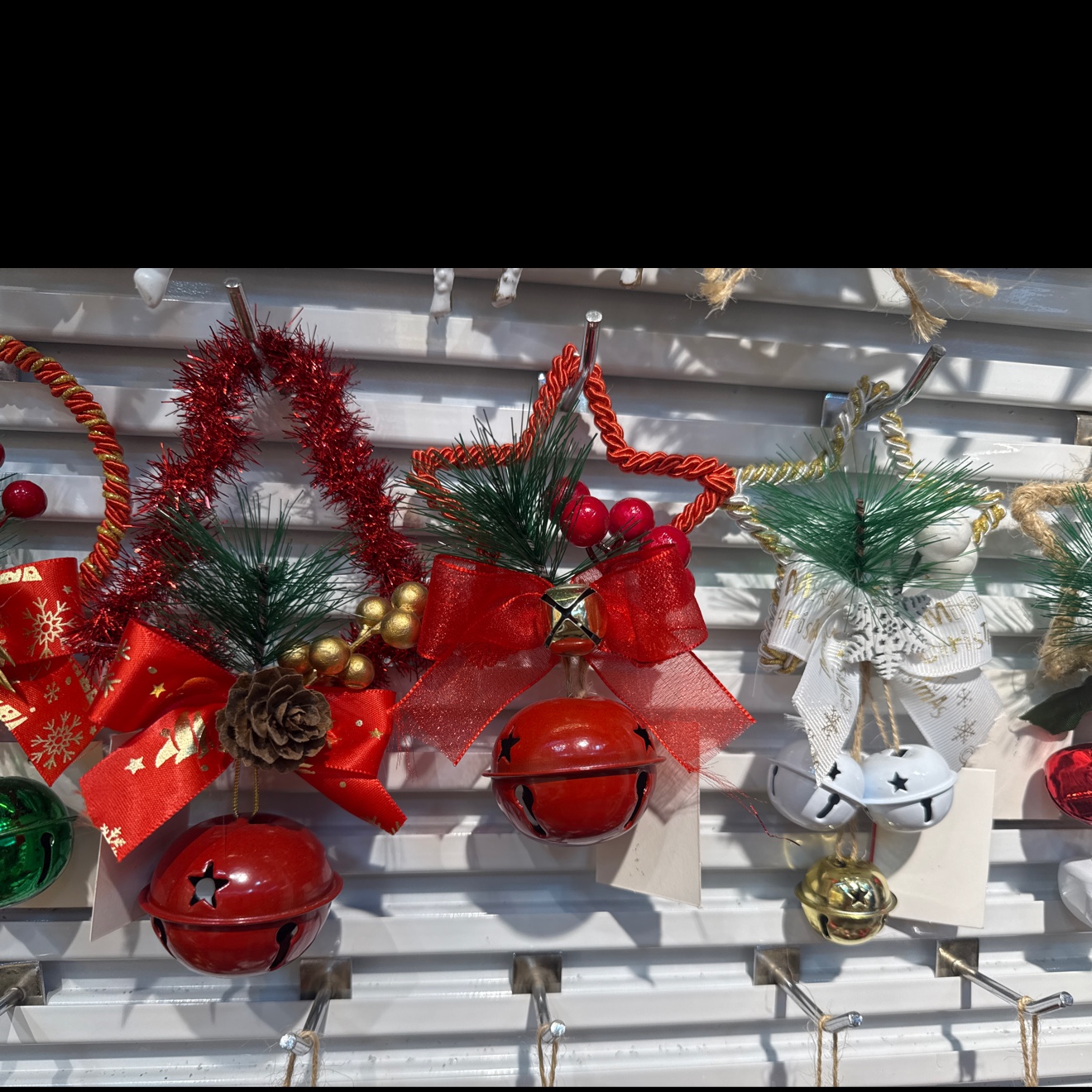 Christmas decorations: Large Christmas trees, Christmas trees, small Christmas trees, Christmas decorations, festival arrangements Specification image