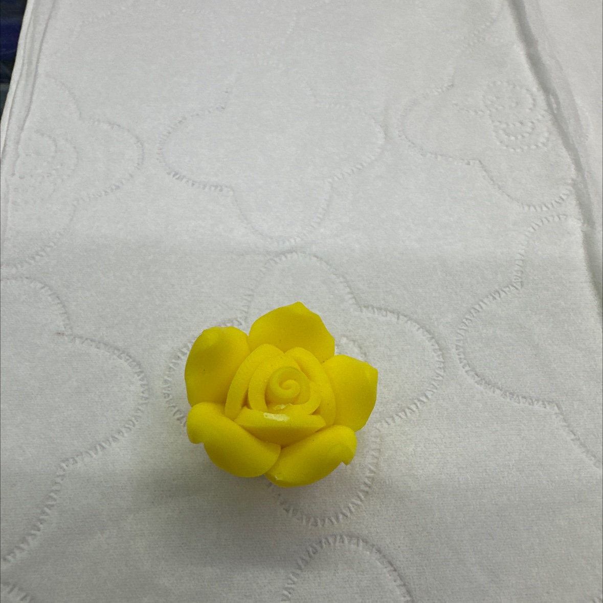 晶鑫陶饰纯手工制作彩色软陶花朵，可订颜色，大小