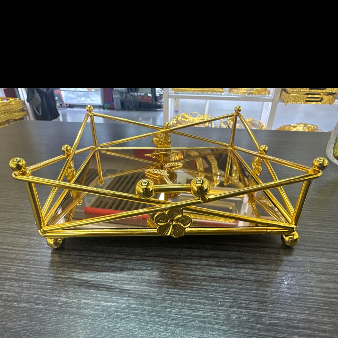 Ironwork creative tissue holder, square new tissue box, hotel napkin holder, kitchen storage rack, sandgold handicrafts Item Picture