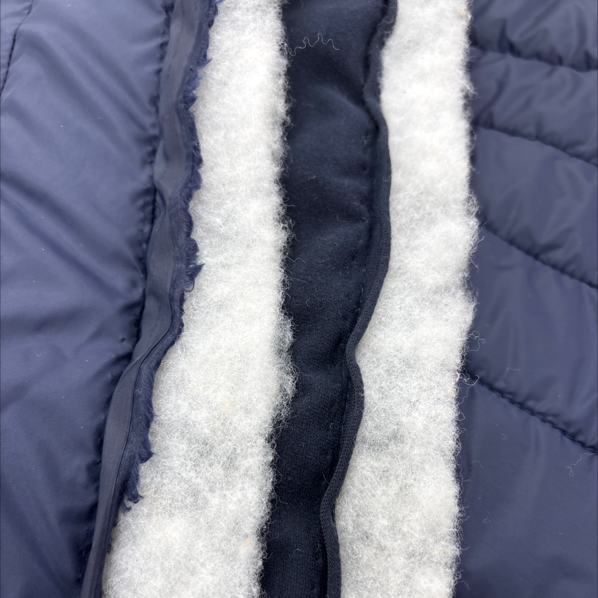 Quilted fabric is warm, fashionable, multi-purpose, comfortable and durable for autumn and winter clothing and home products details Picture