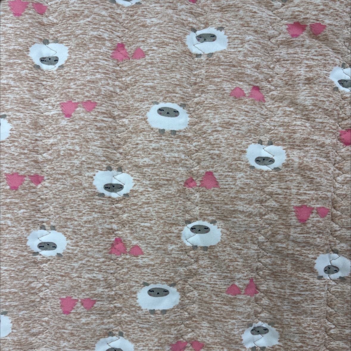 Printed milk silk quilted fabric, fashionable and warm, new autumn and winter collection, light, comfortable and warm clothing accessories details Picture