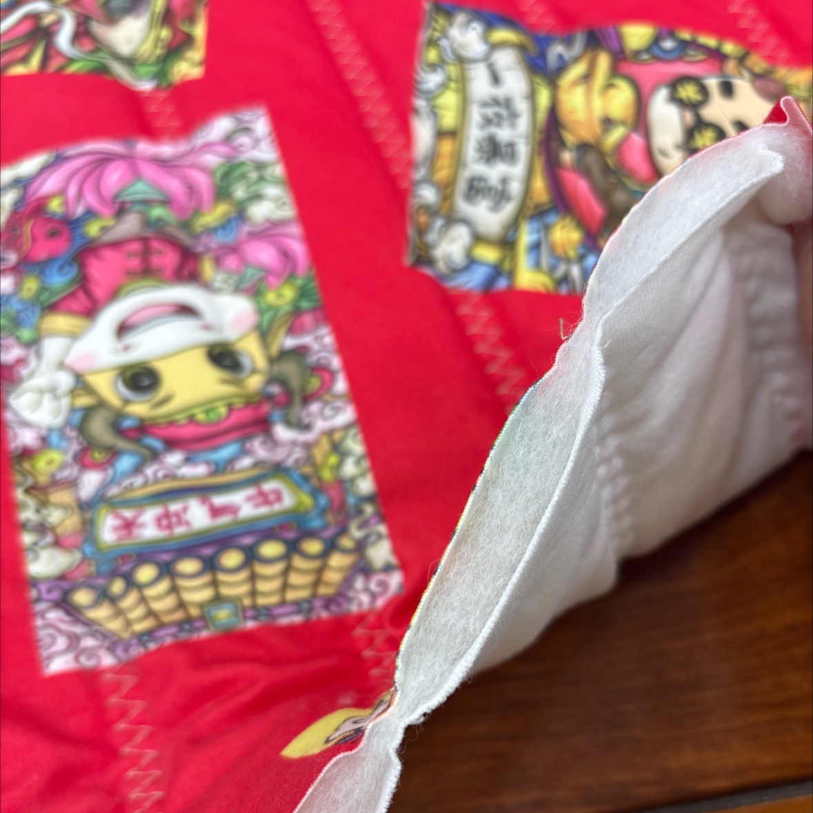 印花牛奶丝绗缝时尚保暖秋冬被芯轻盈柔软暖心家用床上用品详情图3