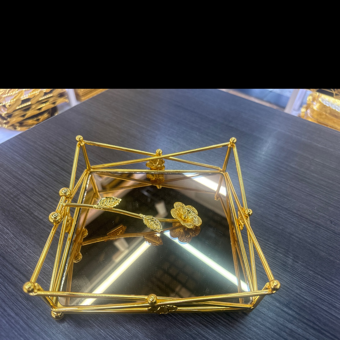Ironwork creative tissue holder, square new tissue box, hotel napkin holder, kitchen storage rack, sandgold handicrafts