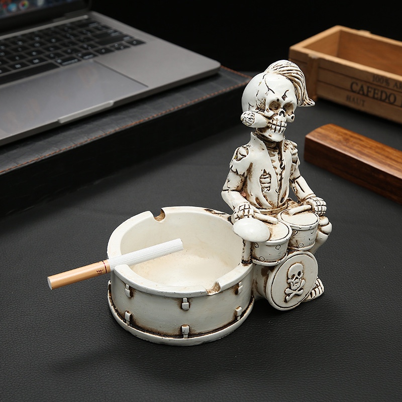 Modern European-style creative gifts, skull ashtrays, decorative handicrafts, ornaments, home and office ornaments, car ornaments details Picture
