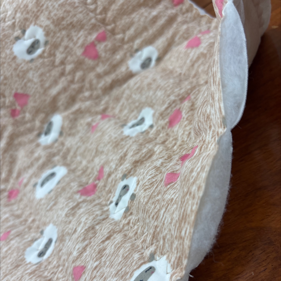 Printed milk silk quilted fabric, fashionable and warm, new autumn and winter collection, light, comfortable and warm clothing accessories detail image 2