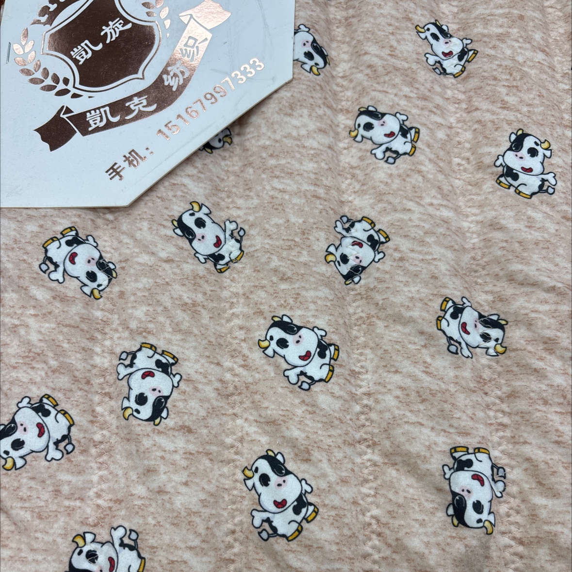 绗缝牛奶丝夹层聚酯纤维时尚潮流保暖冬季棉服女款轻盈暖和情侣款加厚外套产品图