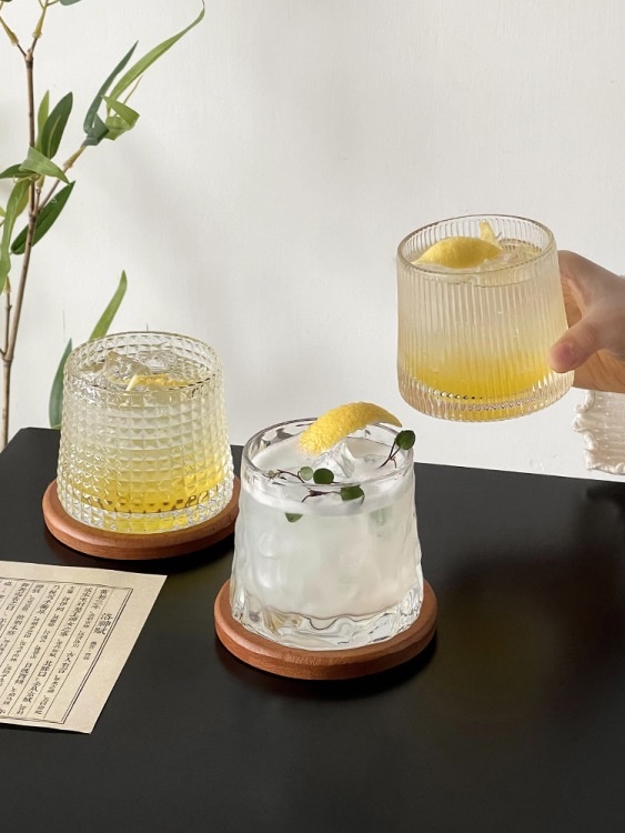 小众创意带杯垫玻璃杯高级感不倒翁转转杯威士忌酒杯旋转杯咖啡杯