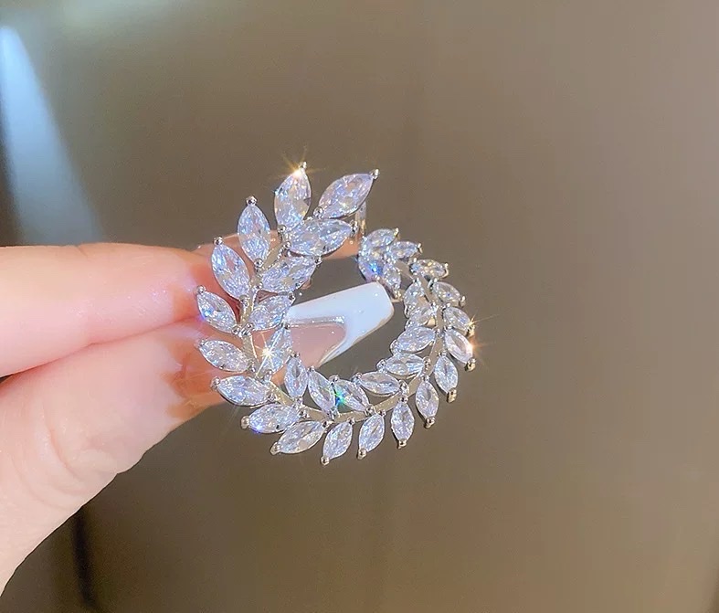 新款铜微镶钻锆石戒指橄榄枝造型简约时尚钻戒戒指