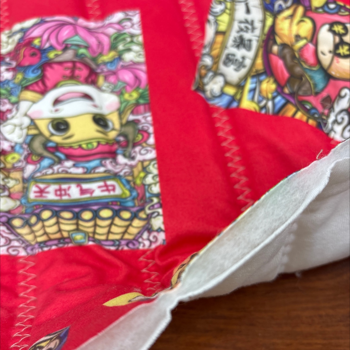 印花牛奶丝绗缝时尚保暖秋冬被芯轻盈柔软暖心家用床上用品细节图