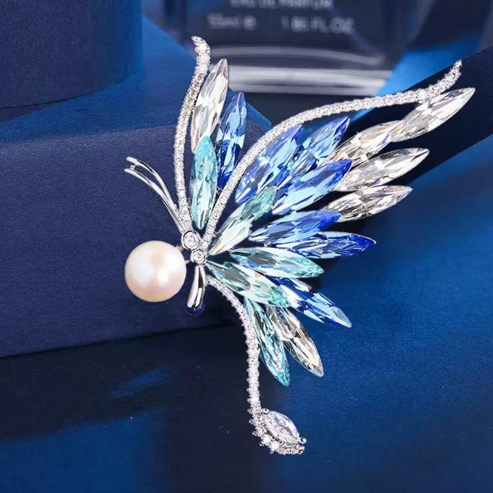 Butterfly cartoon brooches, pins, clothes, accessories, silver and blue coats, sweaters, skirts, evening gowns Specification image