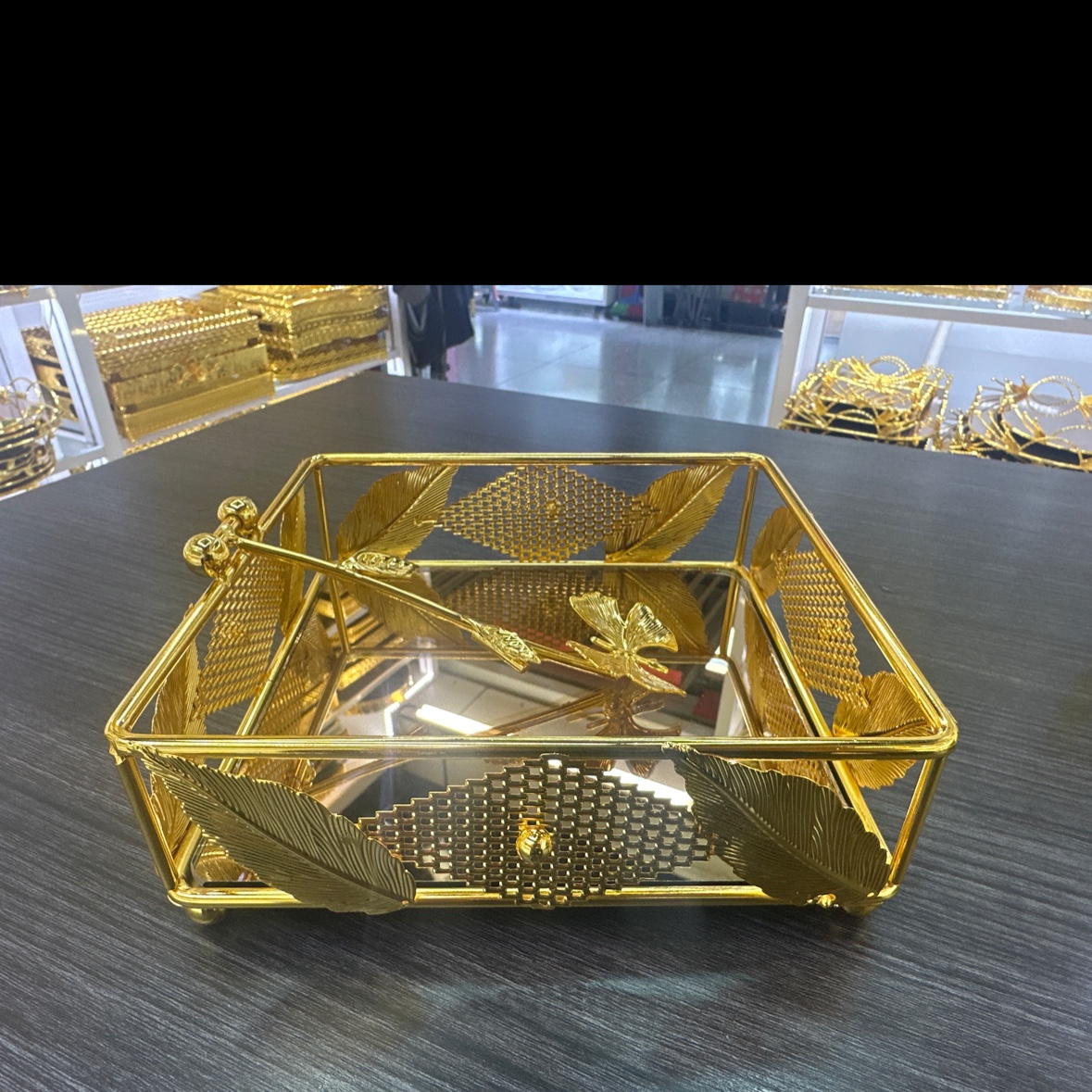 Ironwork creative tissue holder, square new tissue box, hotel napkin holder, kitchen storage rack, sandgold handicrafts