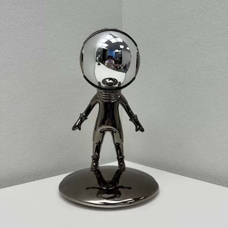 Moonlight Rabbit sculpture model room, living room TV cabinet, astronaut figurine, modern sales office, light luxury soft decoration Specification image