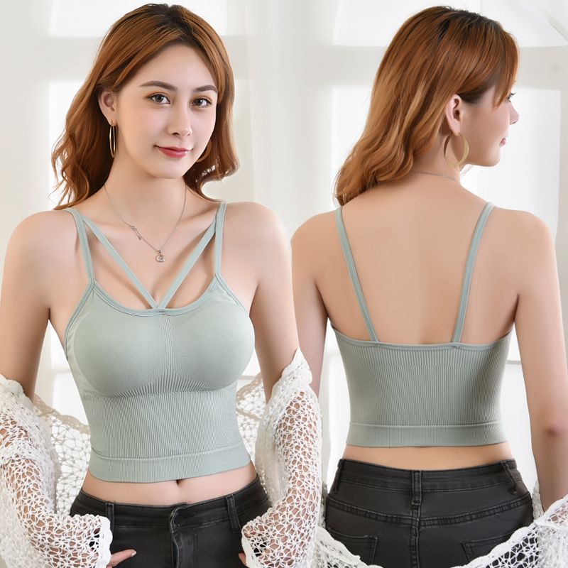 The best-selling V8 beautiful back lingerie, a halter top, is paired with a sexy base layer that wraps around the chest, strapless straps and chest pads undefined