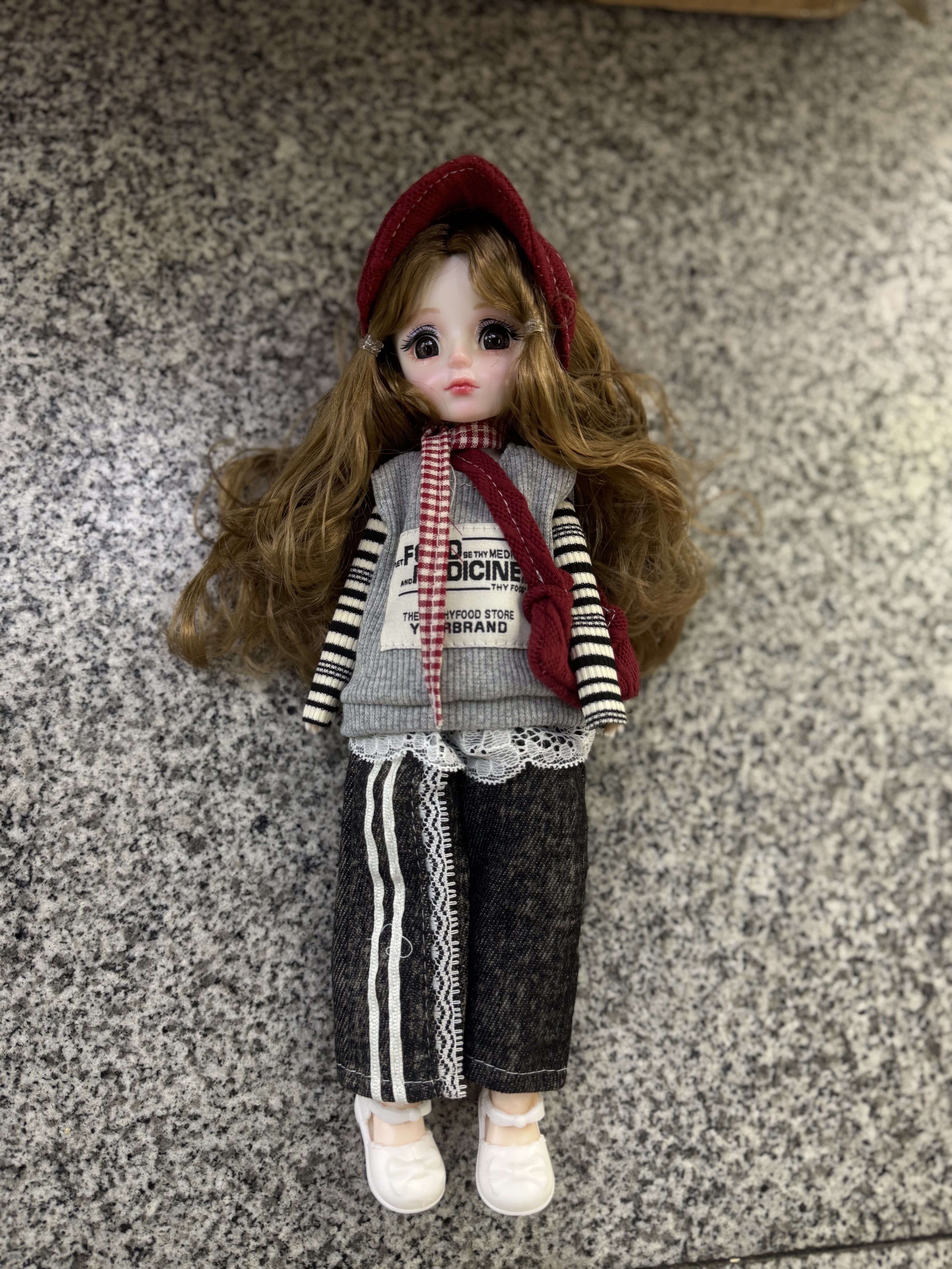 重工，时尚玩偶，精致，精美时尚的头发，时尚可脱卸的衣服加上配件