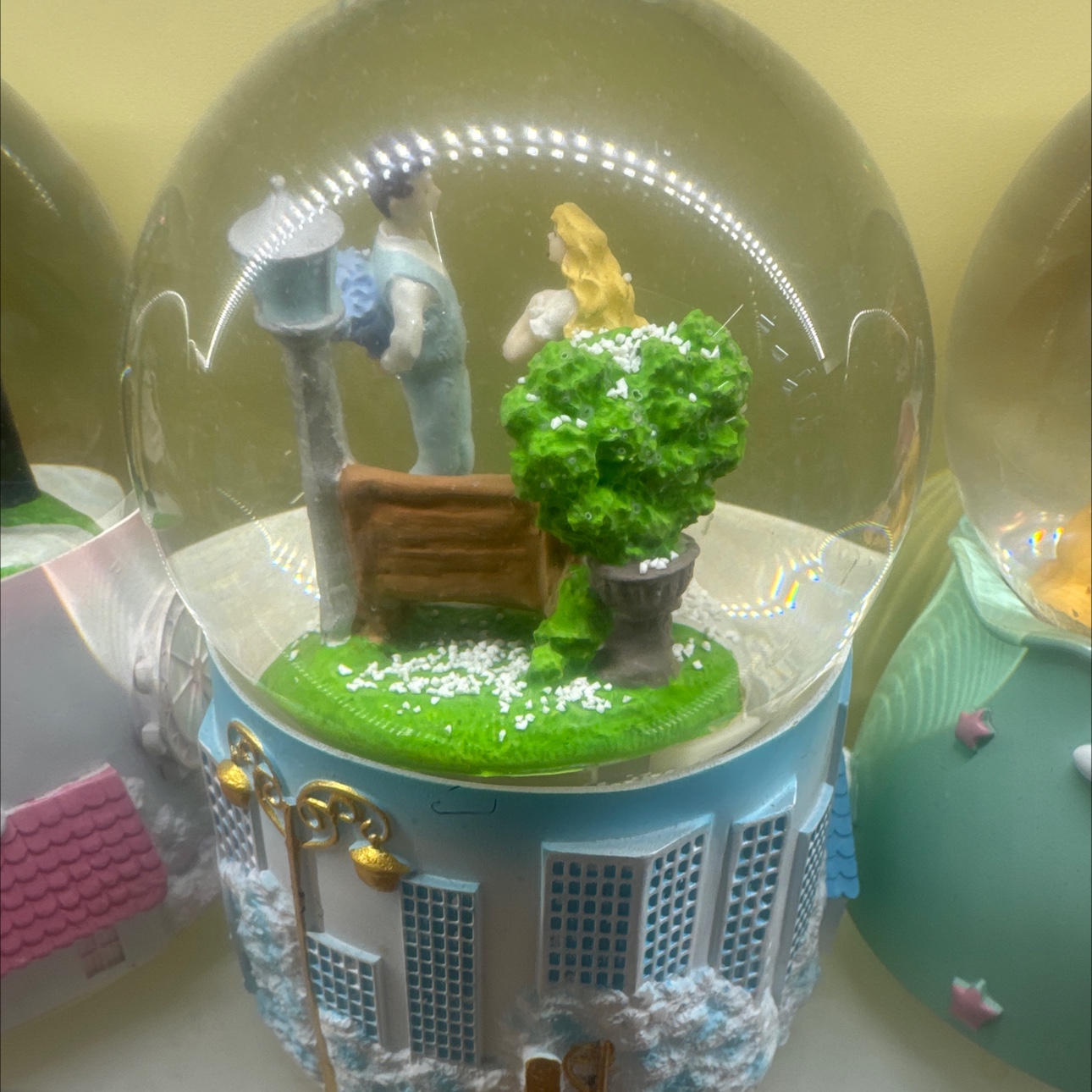 雕工艺品情人节礼物带音乐水晶球高科技实用创意礼品