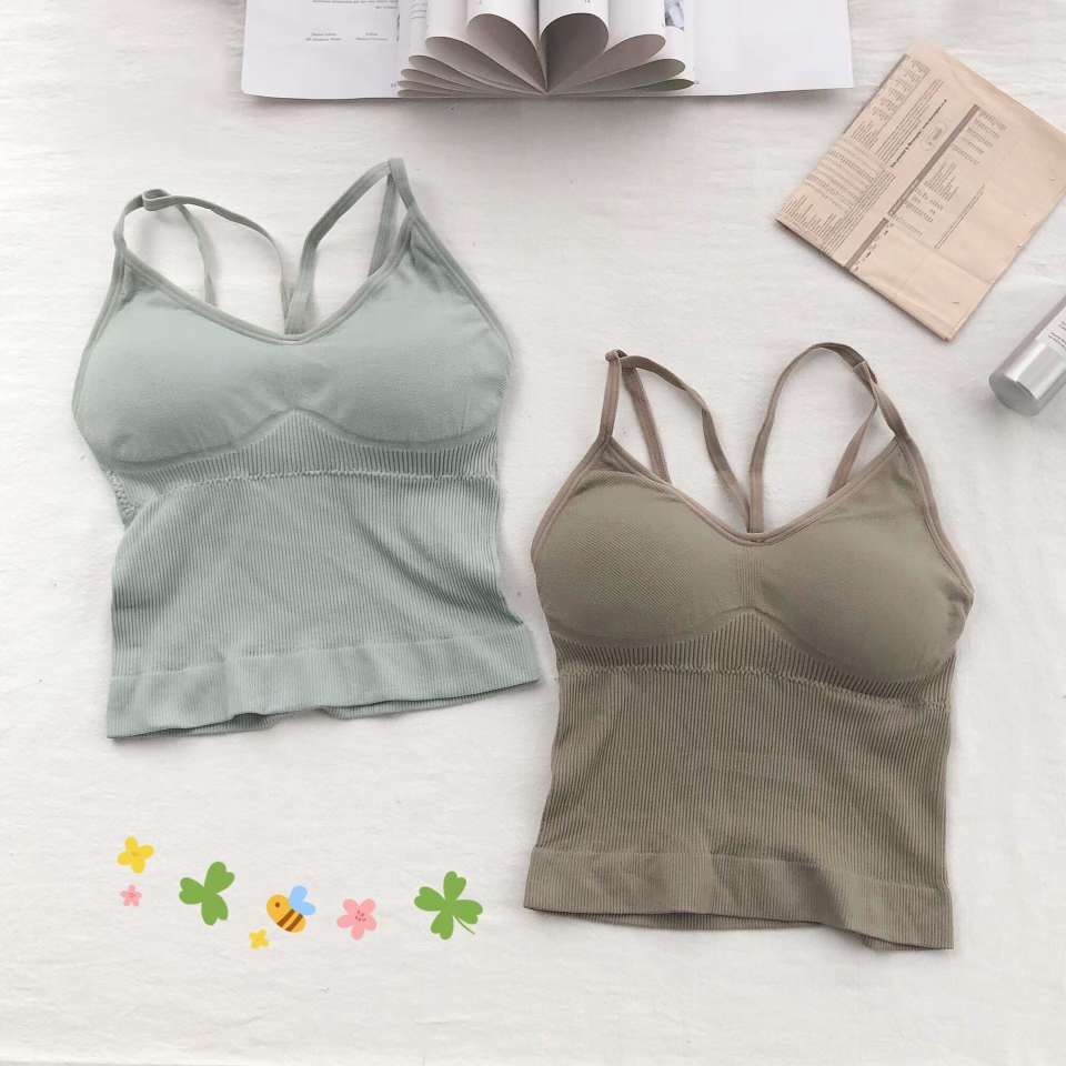 The best-selling V8 beautiful back lingerie, a halter top, is paired with a sexy base layer that wraps around the chest, strapless straps and chest pads undefined