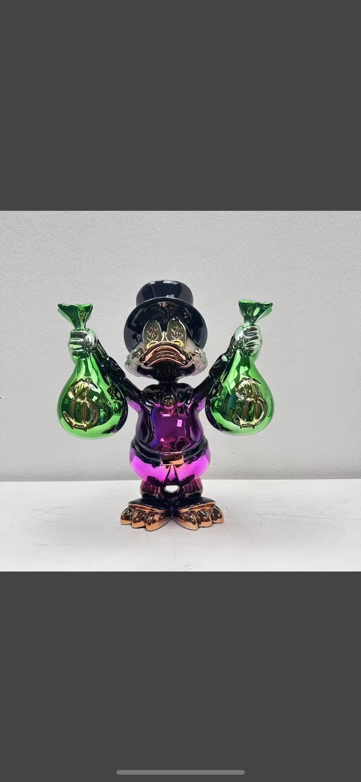 Simple and modern indoor living room home furnishings, abstract handcrafted art decorations, hotel lobby craft ornaments, vase decorations Application Scenario