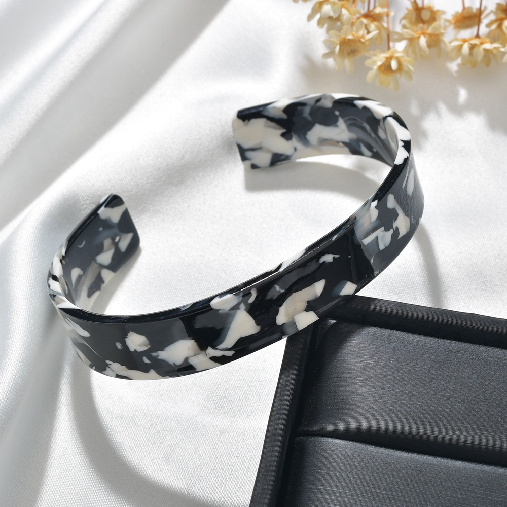 In 2025, a new cross-border e-commerce bestseller from Europe and America, a 1.5-wide printed retro leopard print bracelet made of acetic acid board, is stylish, versatile, simple and fashionable, sold directly by the manufacturer details Picture