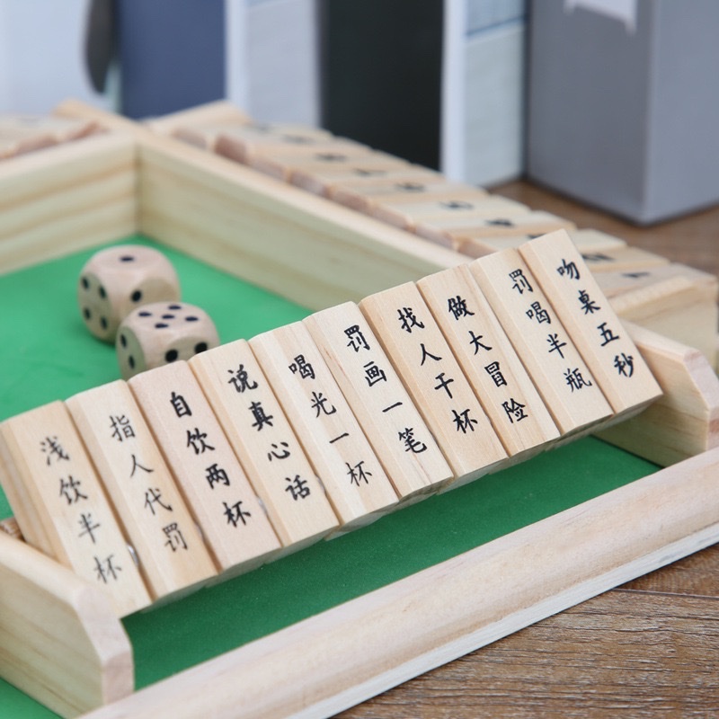 Wholesale of popular party interactive puzzle drinking game toys, board game cards, four-sided number flipping drinking game props details Picture