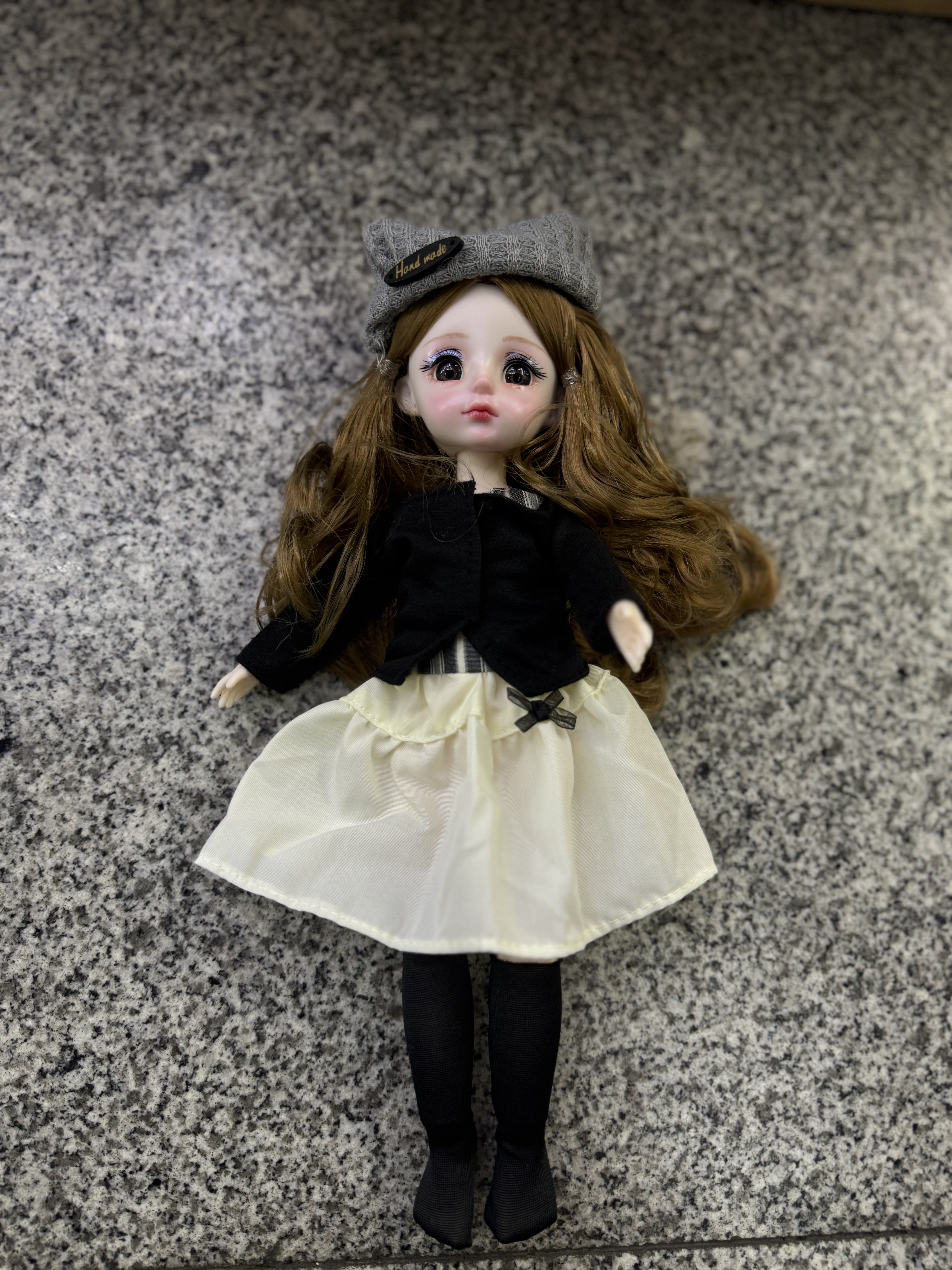 重工，时尚玩偶，精致，精美时尚的头发，时尚可脱卸的衣服加上配件白底实物图