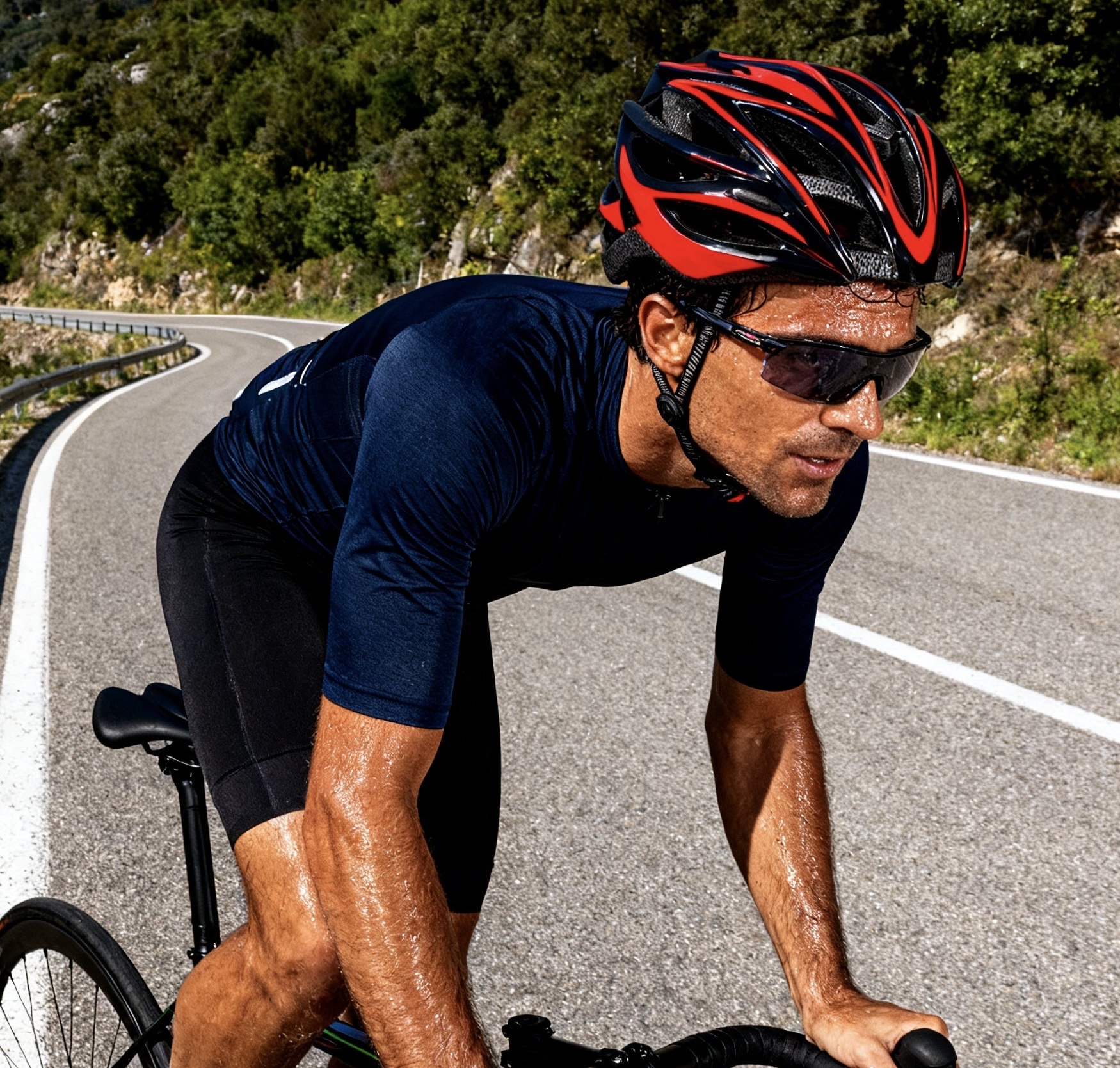 Upgraded one-piece cycling helmet for both men and women, bicycle helmet, protective mountain bike and road bike helmet