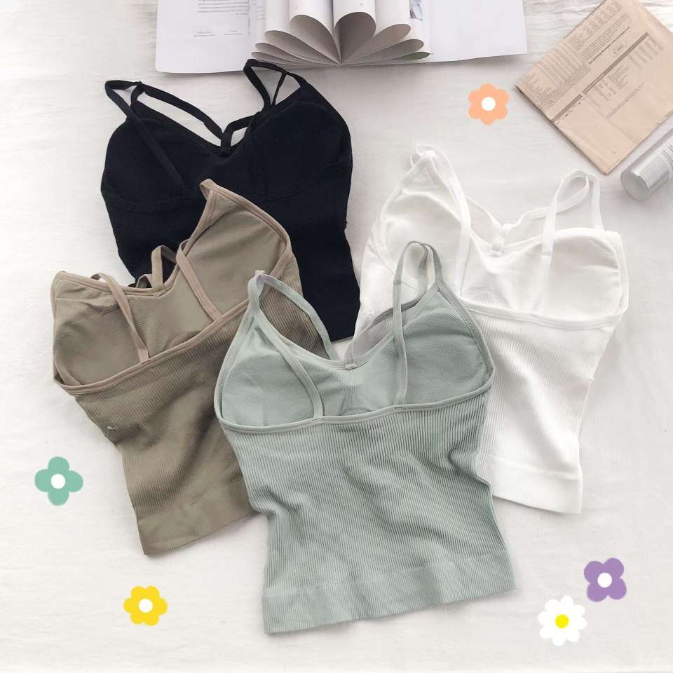 The best-selling V8 beautiful back lingerie, a halter top, is paired with a sexy base layer that wraps around the chest, strapless straps and chest pads undefined
