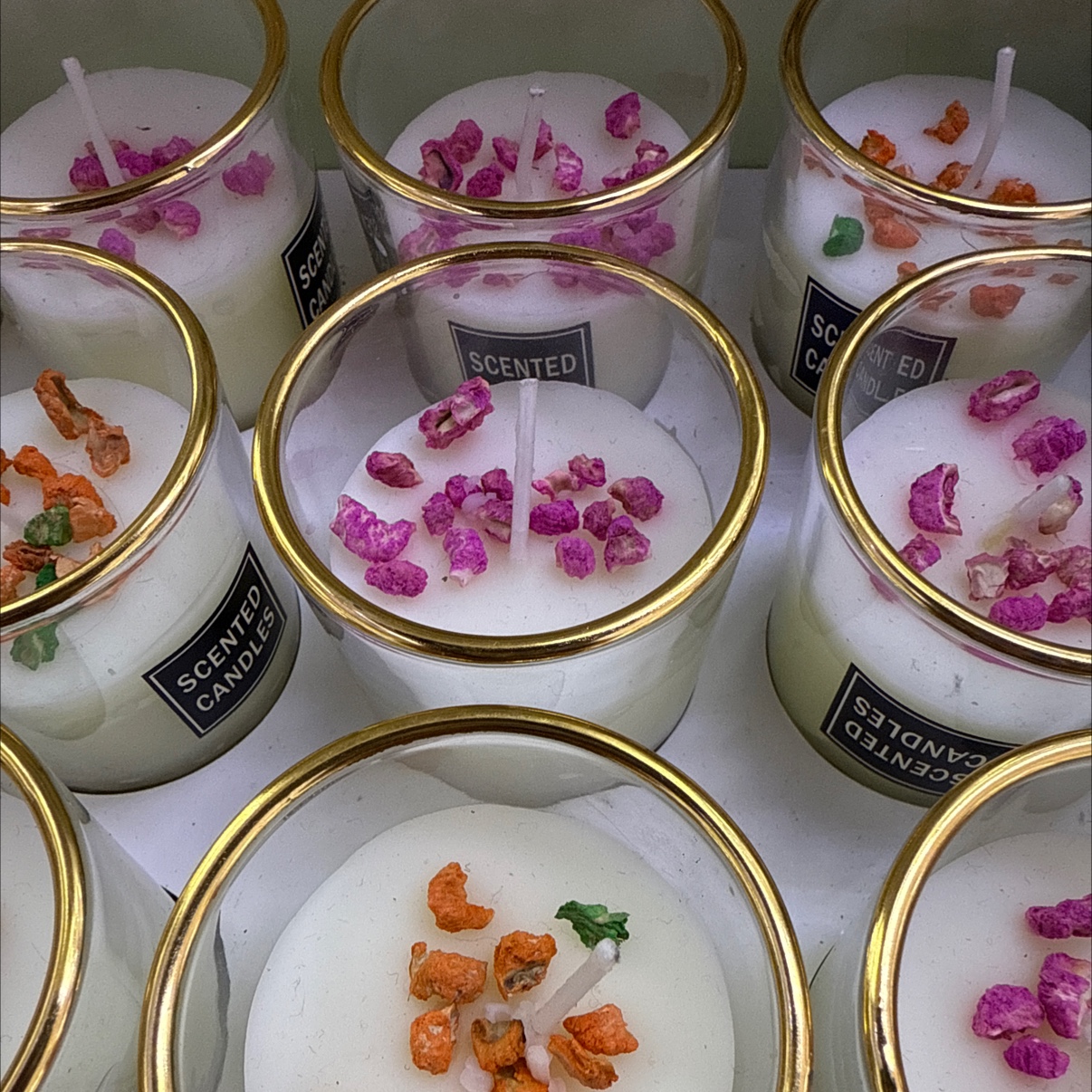 Craft candles, glass candles, scented candles, gold-rimmed candles, Valentine's Day gifts detail image 3
