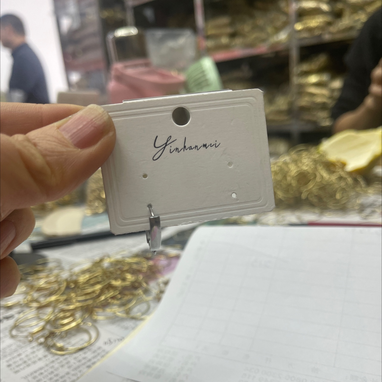 Environmentally friendly zinc alloy U-shaped ear buckles details Picture