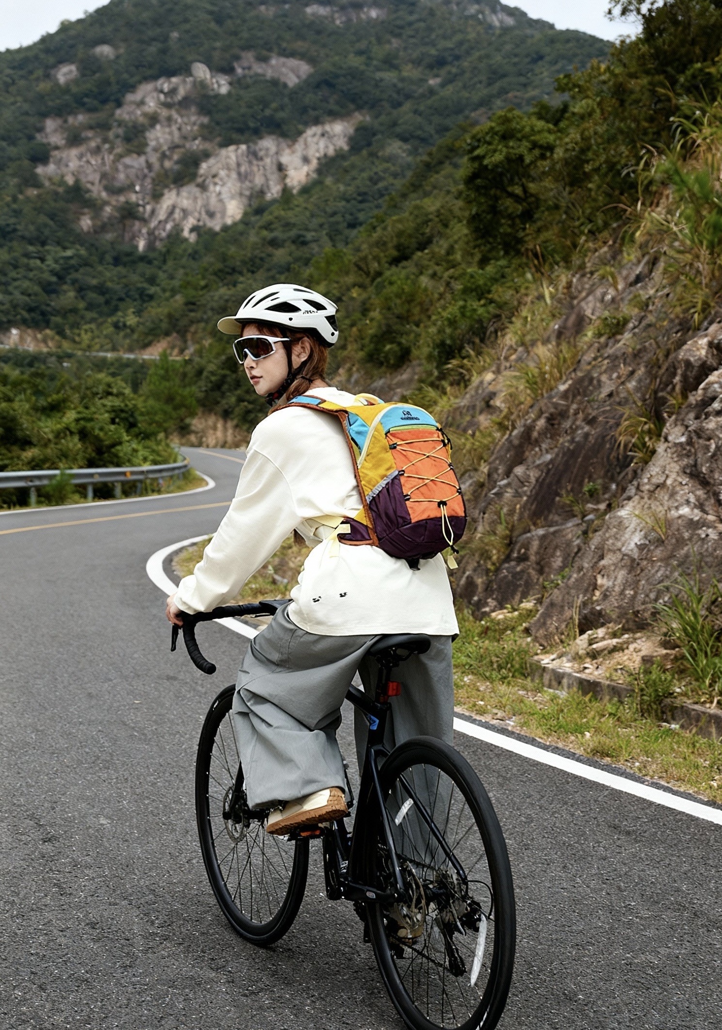 Hiking backpacks, cycling backpacks, women's travel niche color-blocking drawstring outdoor sports women's bags, casual and versatile, lightweight travel backpacks Specification image