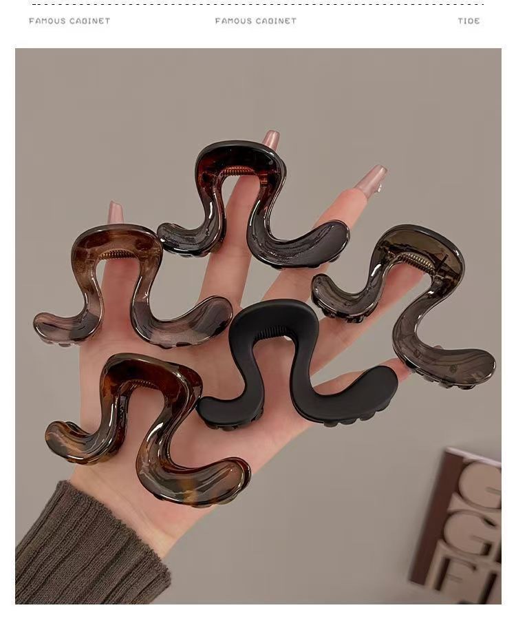 Simple and versatile geometric hair clips for women, 2025 new style shark clip at the back of the head, elegant semi-tied hair clip headwear detail image 11